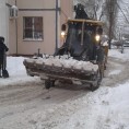 Уборка снега на ул. Пирогова, д.36!