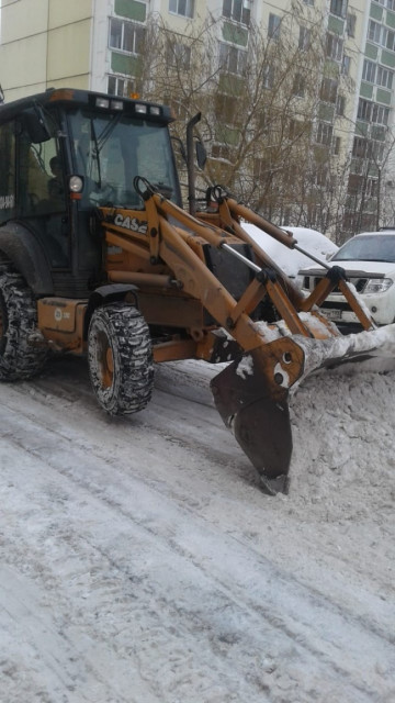 Уборка снега на ул. Путиловской, д.3!